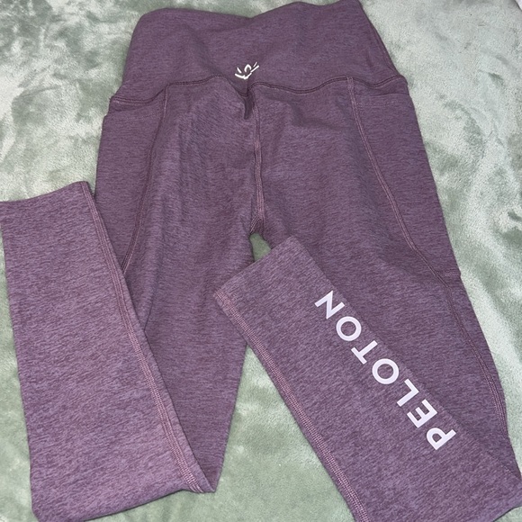 Peloton Beyond Yoga Leggings - Picture 2 of 3